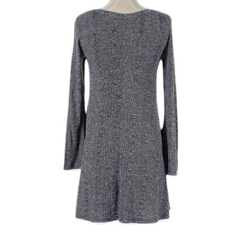 Forever 21 size small. Dark gray very gently used. Rare.